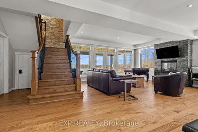 102 Allbirch Road • Ottawa, ON photo 4