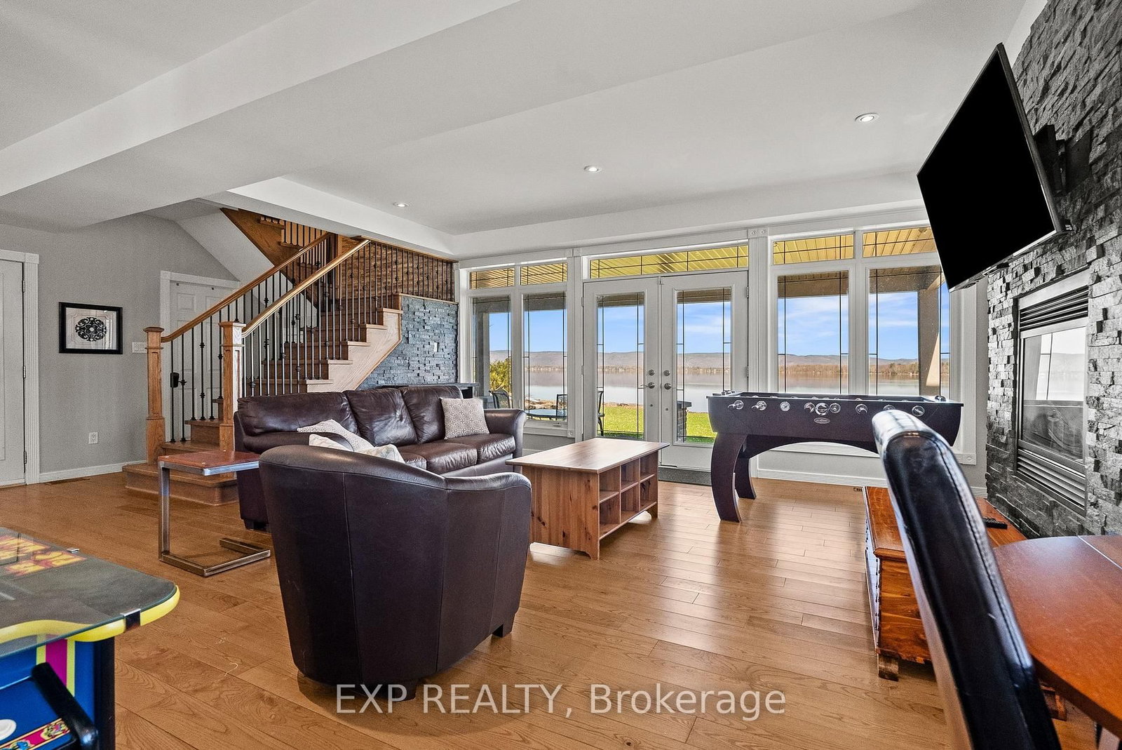 102 Allbirch Road • Ottawa, ON photo 6