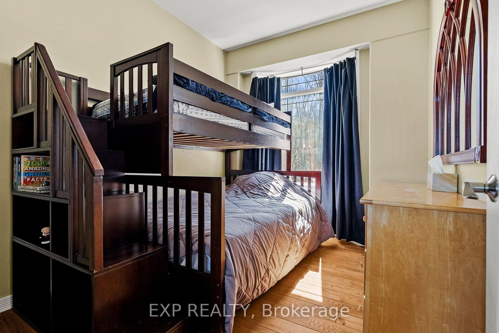 102 Allbirch Road • Ottawa, ON photo 7