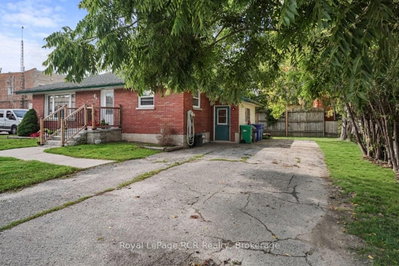 16 Patrick Street W • North Huron, ON photo 3