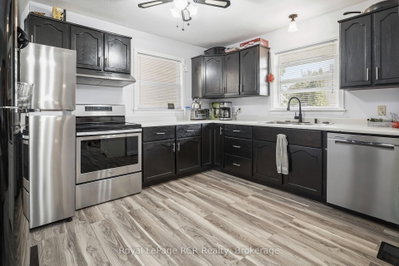 16 Patrick Street W • North Huron, ON photo 9