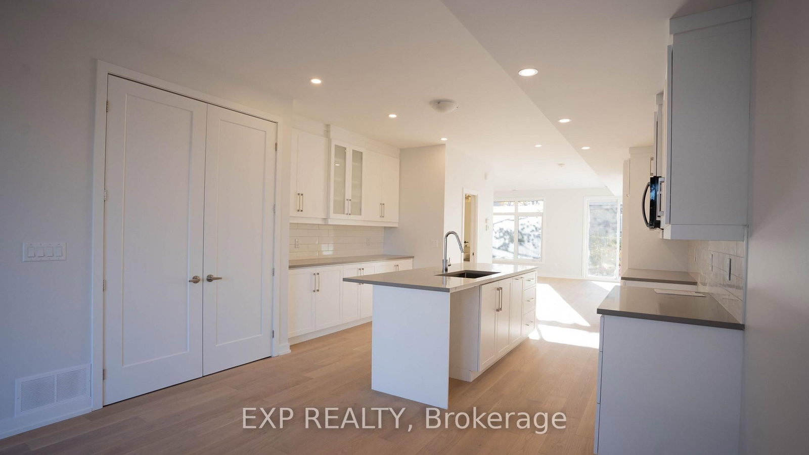 234-236 Woodroffe Avenue • Ottawa, ON photo 23