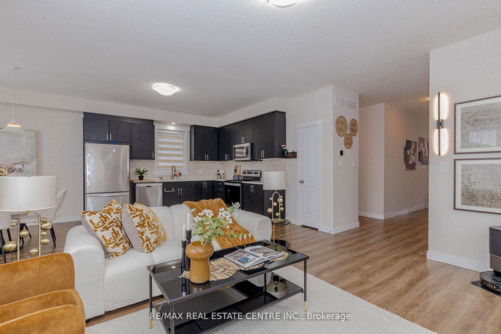 8 Moon Crescent • Cambridge, ON photo 12