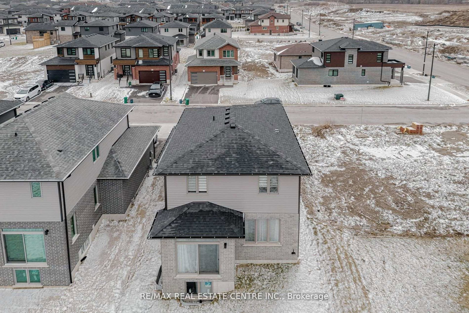 8 Moon Crescent • Cambridge, ON photo 38