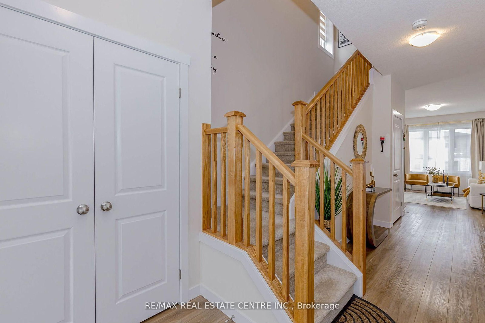 8 Moon Crescent • Cambridge, ON photo 8