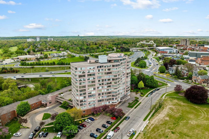 502 - 7 GALE Crescent