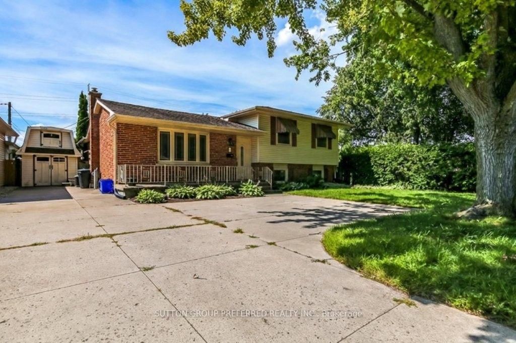1 Pickwick Place • London East, ON photo 2