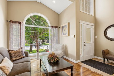 9 Blackshire Circle • Ottawa, ON photo 4