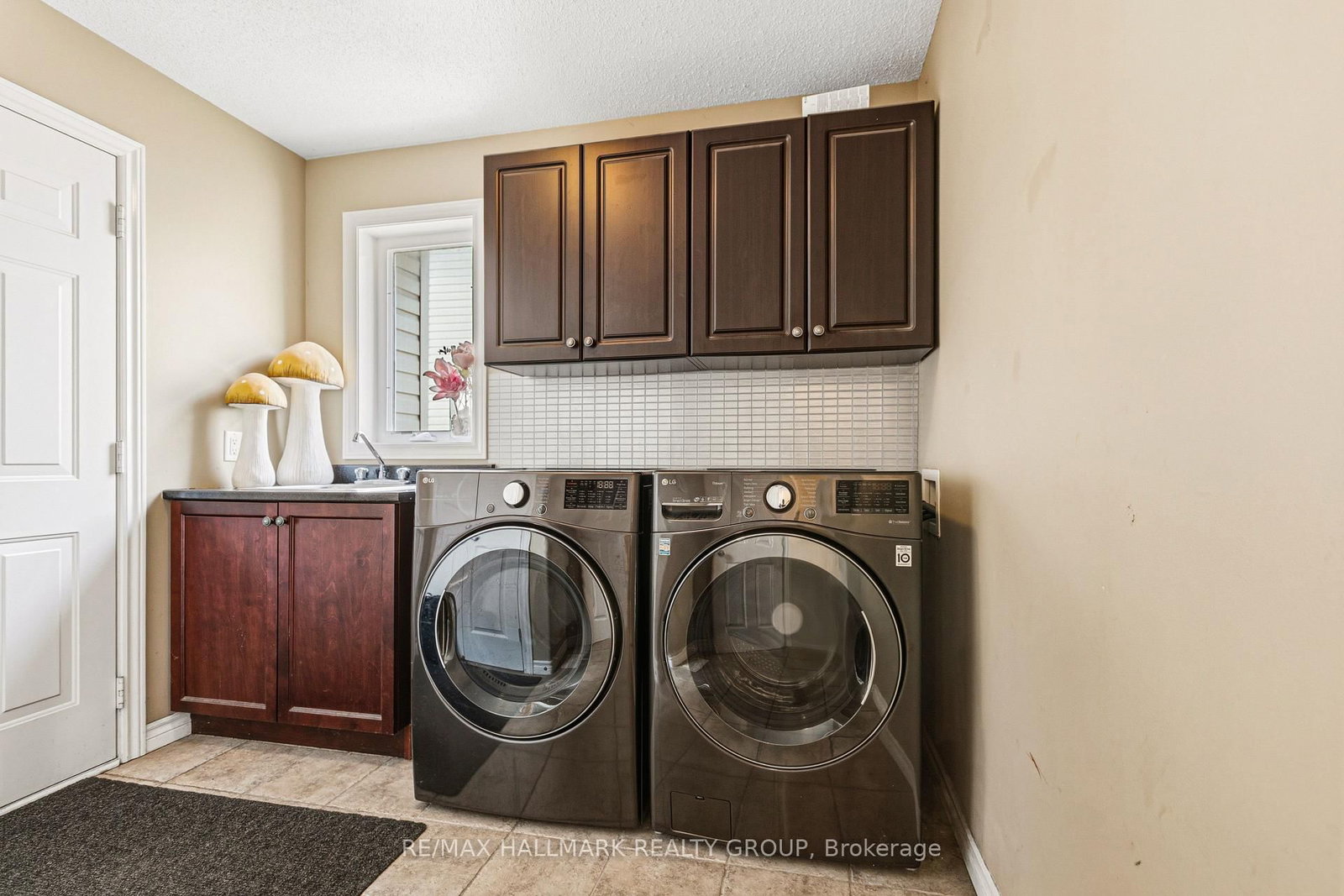 9 Blackshire Circle • Ottawa, ON photo 43