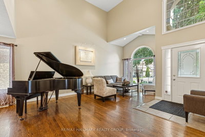 9 Blackshire Circle • Ottawa, ON photo 6