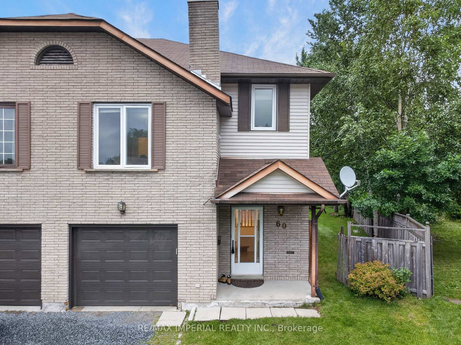 60 Radcliff Parkway • Greater Sudbury, ON photo 2