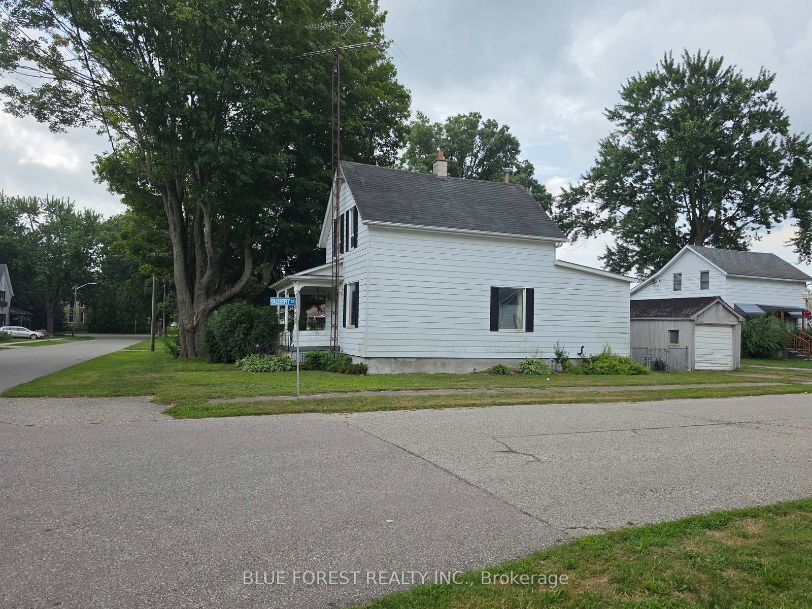 248 Ridout Street • West Elgin, ON photo 8