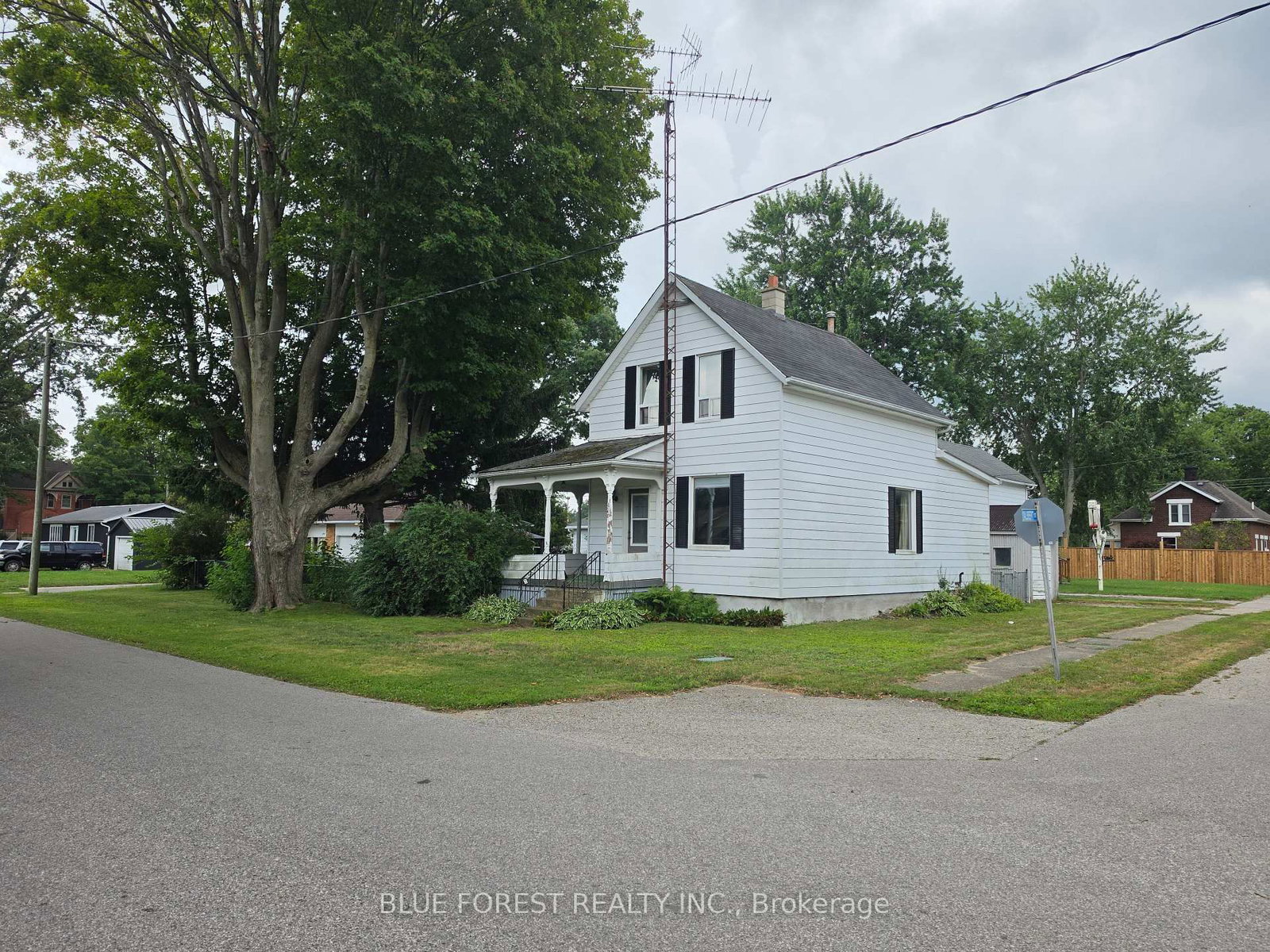 248 Ridout Street • West Elgin, ON photo 9
