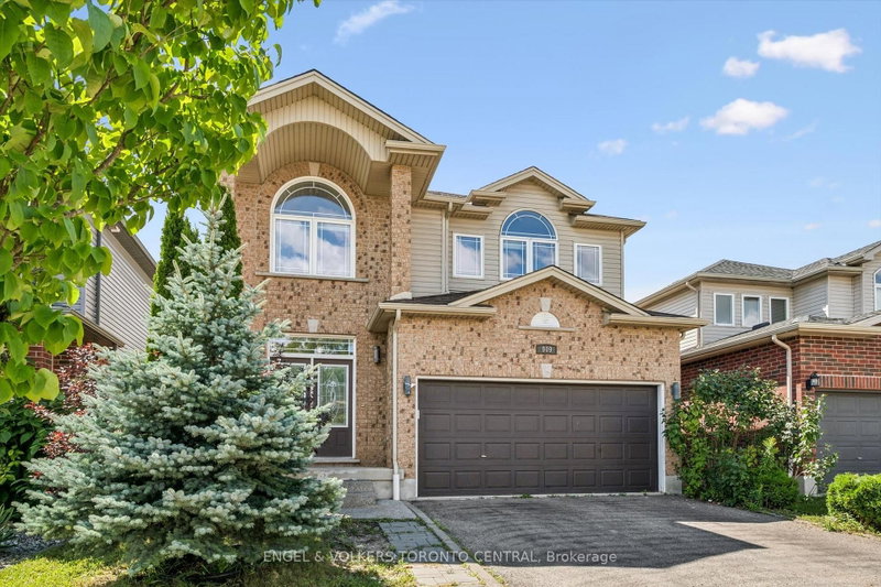 909 Pebblecreek Court