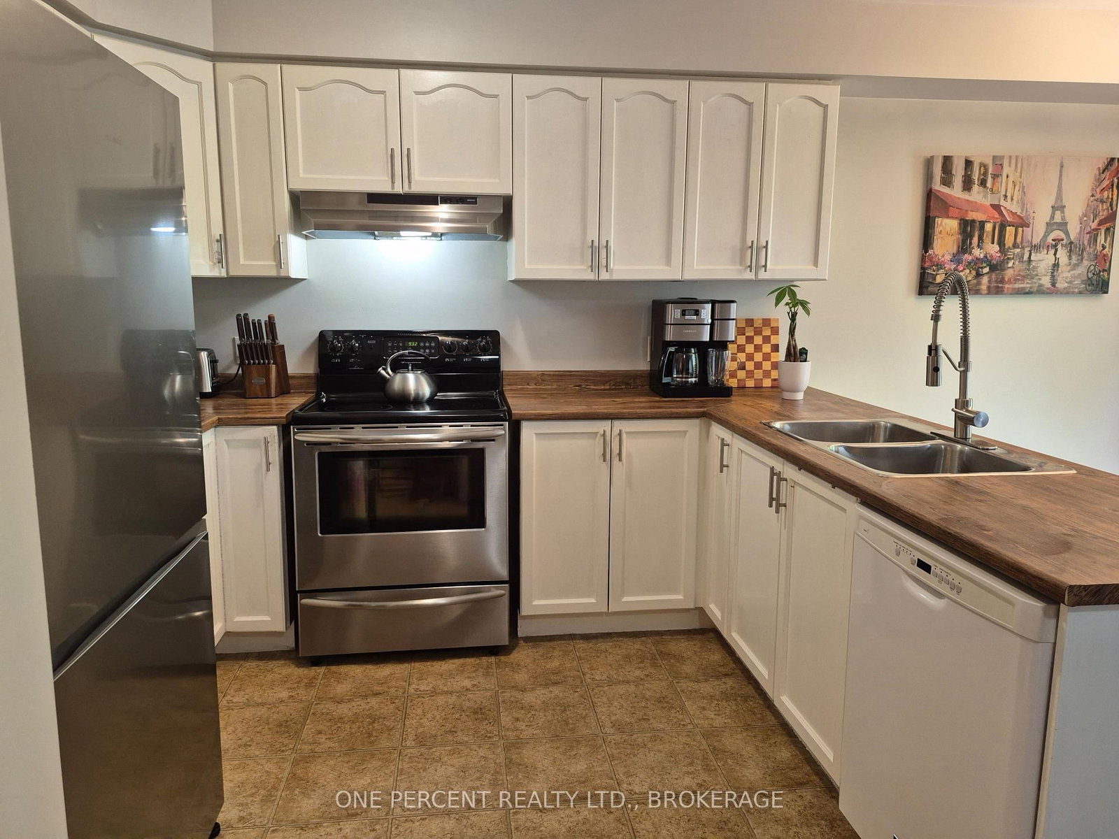 110 Fireside Court • Kingston, ON photo 6
