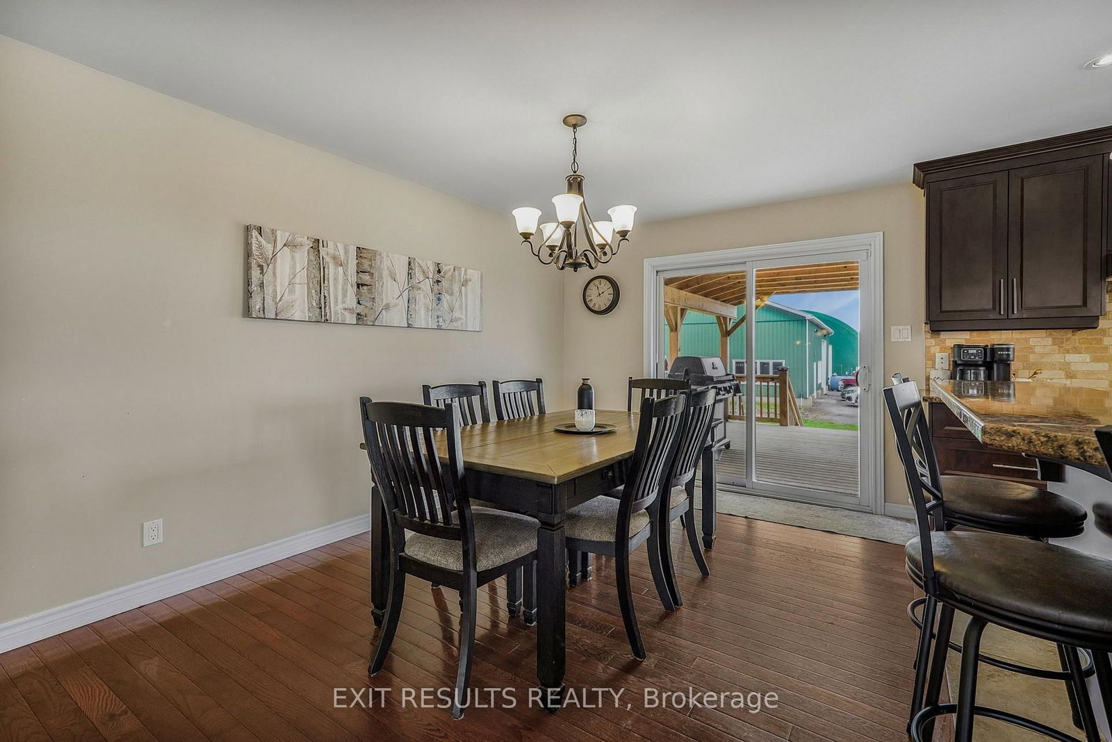 1887 Champlain Street • Out of Area, ON photo 10