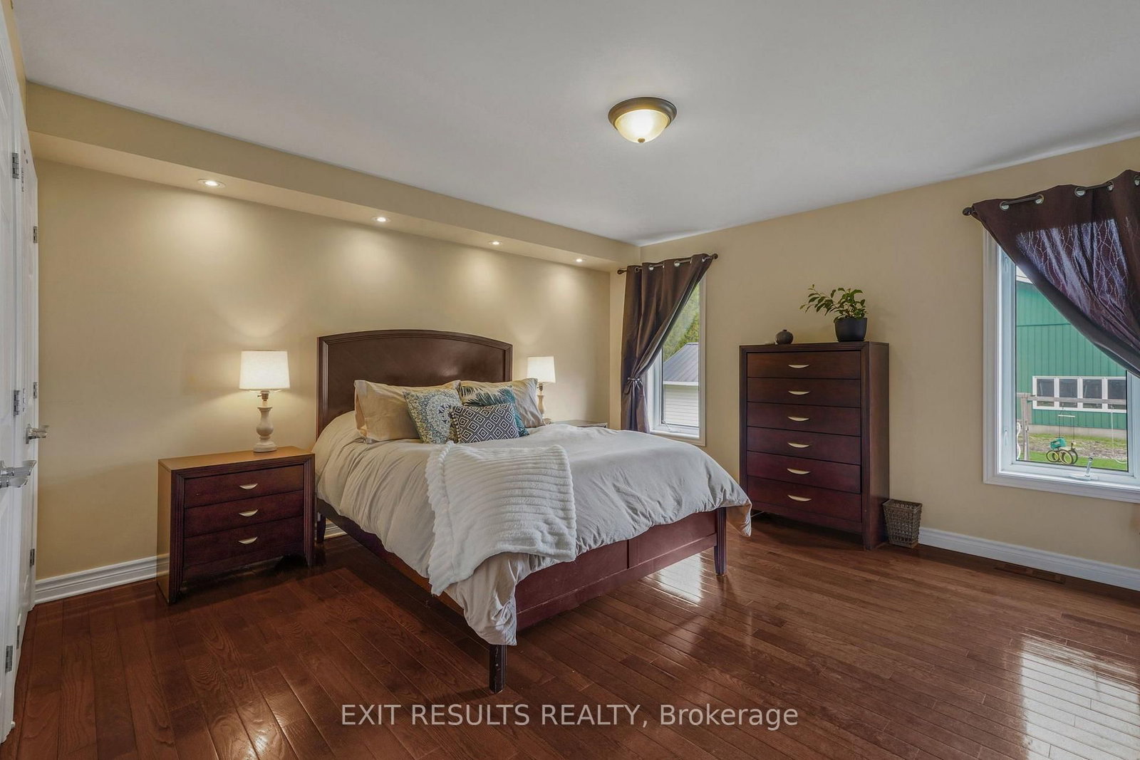 1887 Champlain Street • Out of Area, ON photo 21