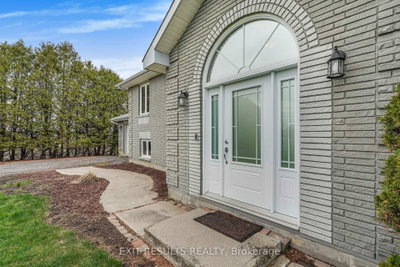 1887 Champlain Street • Out of Area, ON photo 4