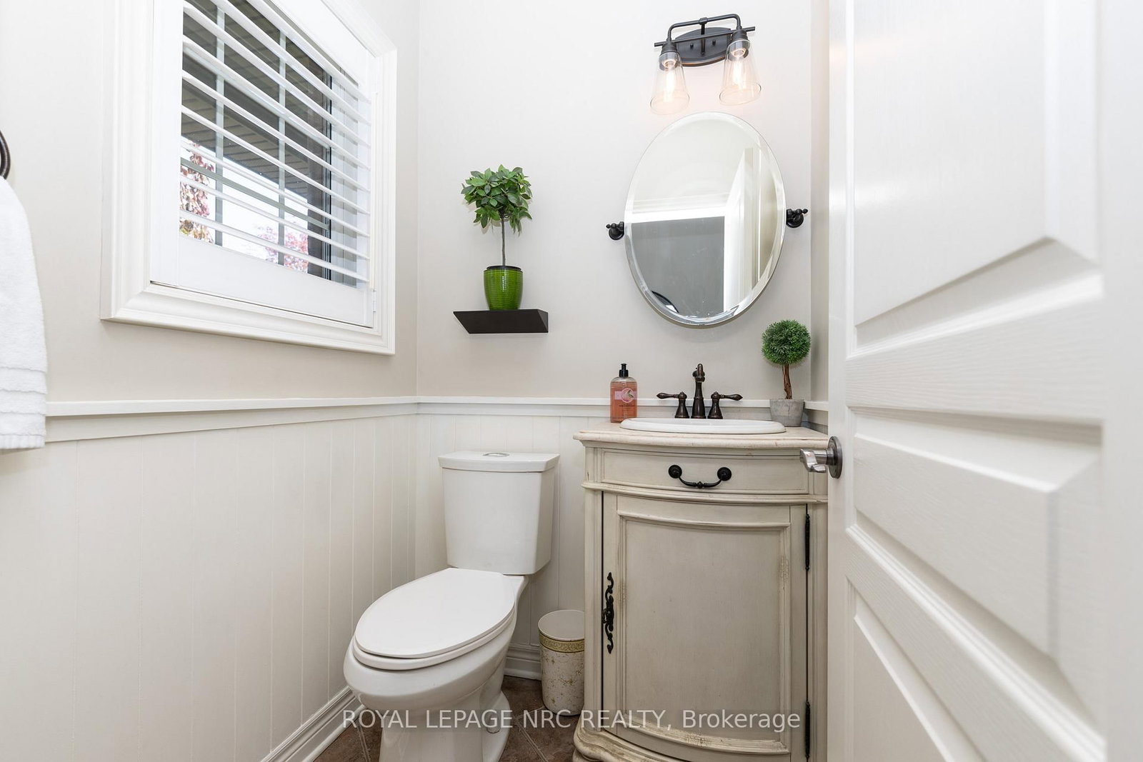 27 Bell Avenue • Grimsby, ON photo 11