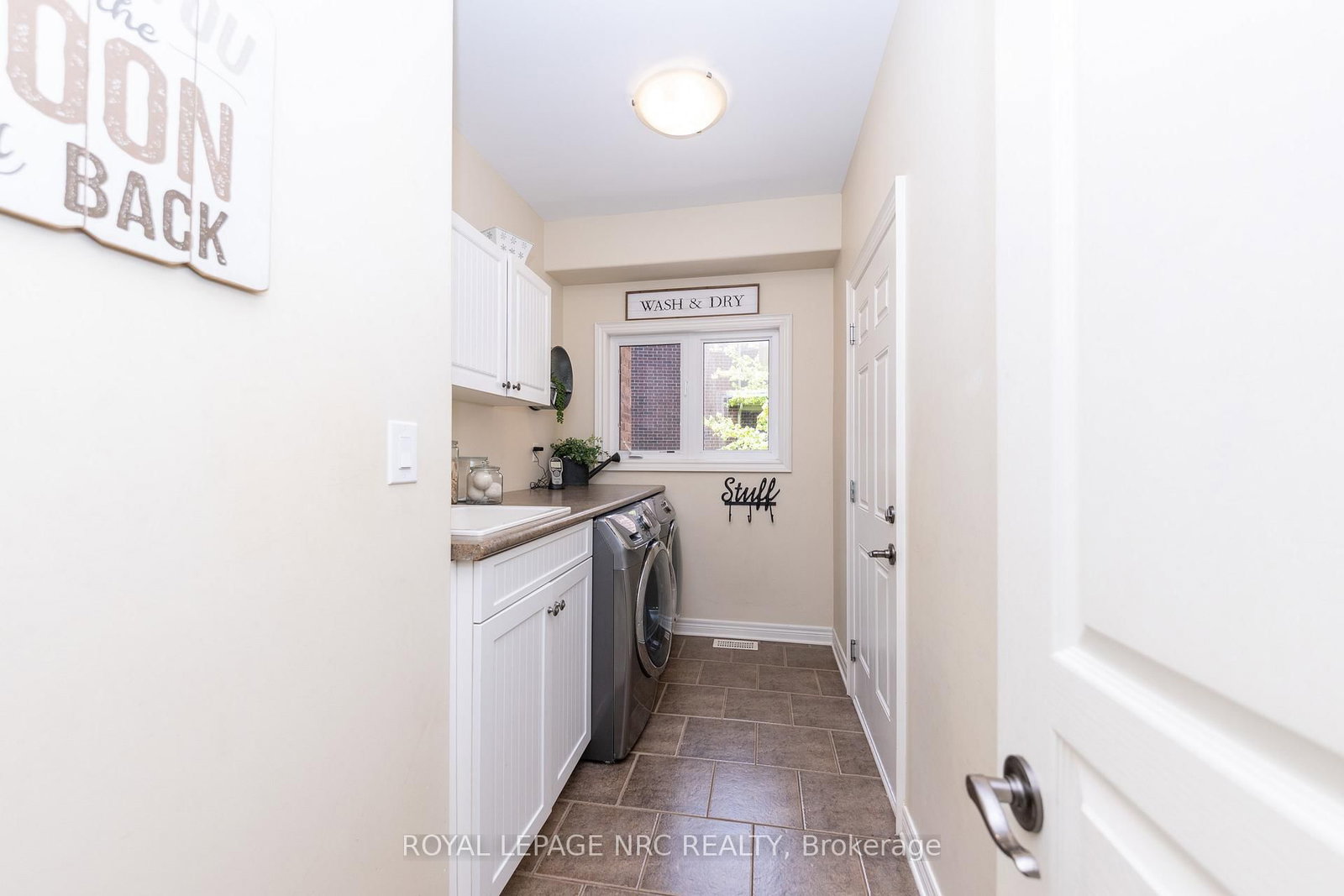 27 Bell Avenue • Grimsby, ON photo 22