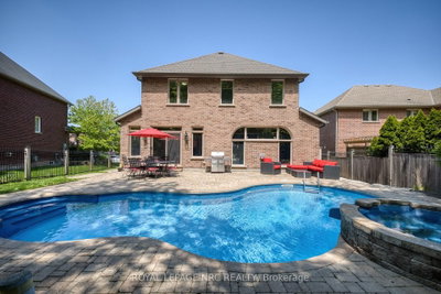 27 Bell Avenue • Grimsby, ON photo 4