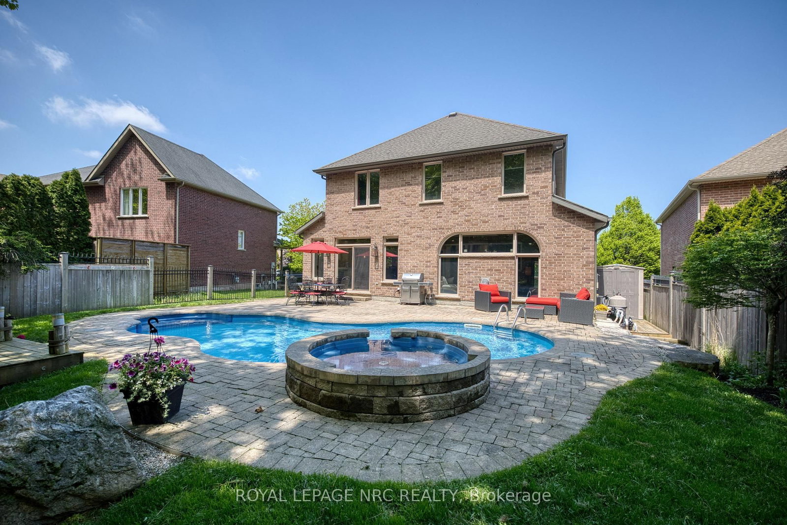 27 Bell Avenue • Grimsby, ON photo 6