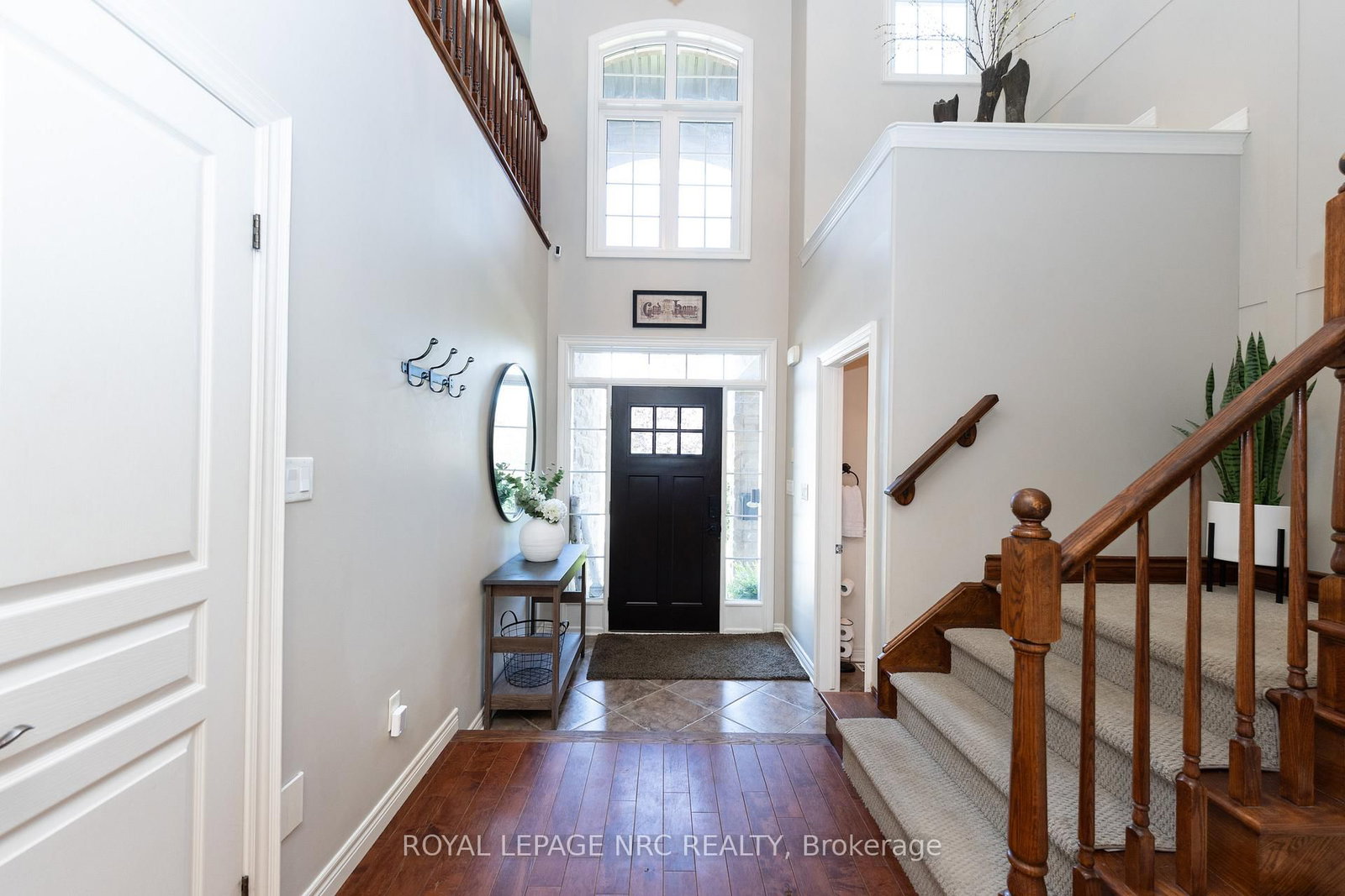 27 Bell Avenue • Grimsby, ON photo 9