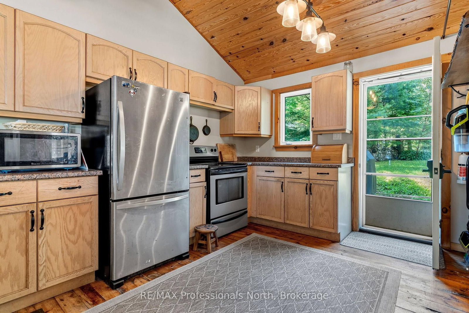 17306 Highway 35 Highway • Algonquin Highlands, ON photo 6