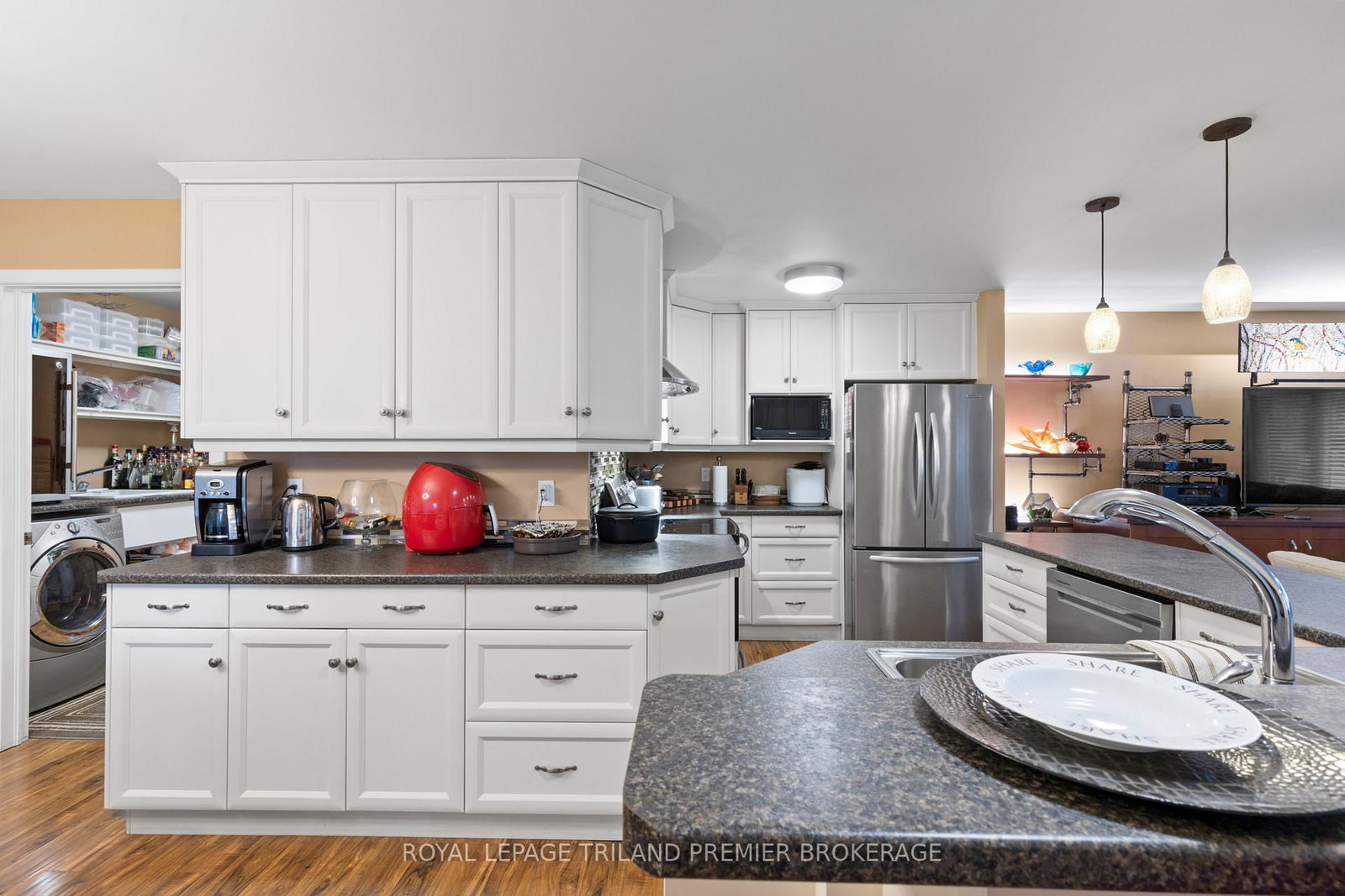 7710 Clayton Street • Lambton Shores, ON photo 10