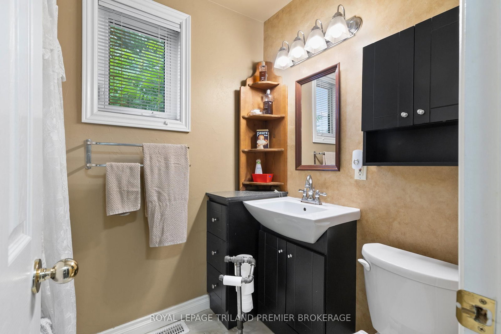 7710 Clayton Street • Lambton Shores, ON photo 26