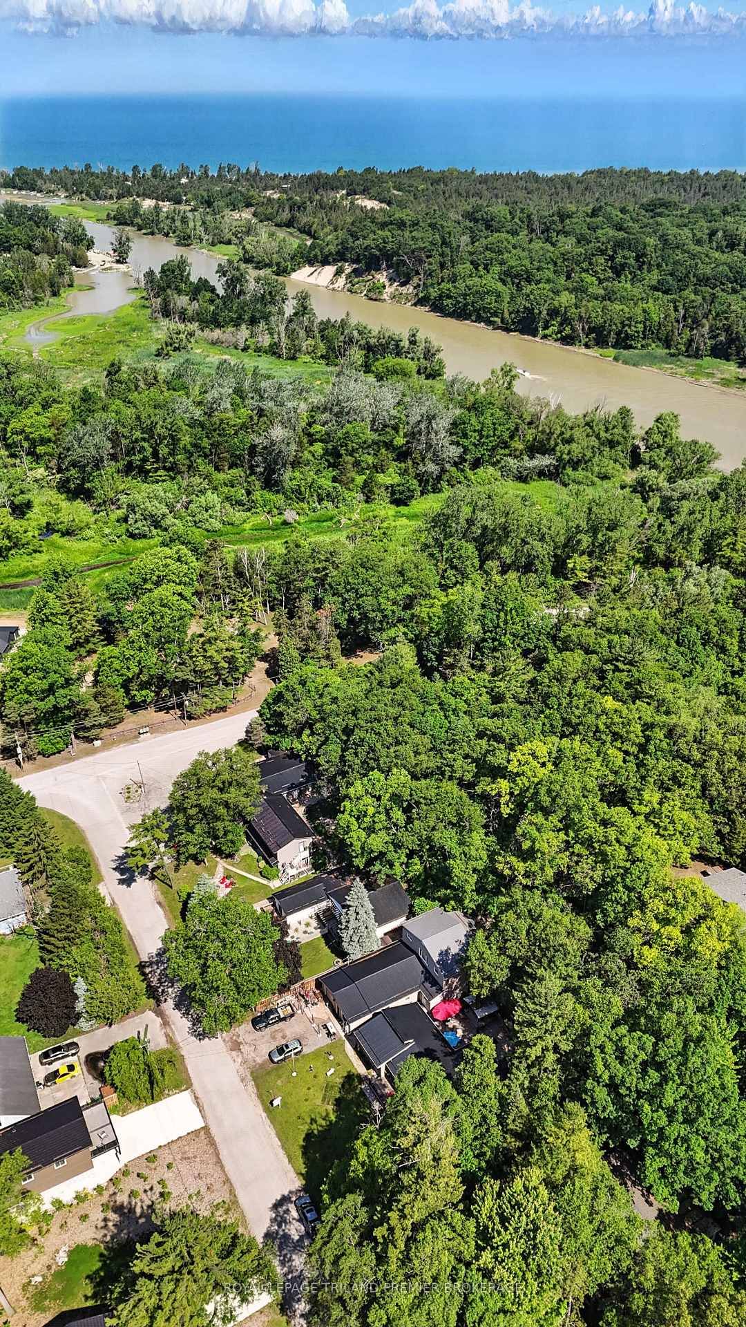 7710 Clayton Street • Lambton Shores, ON photo 47