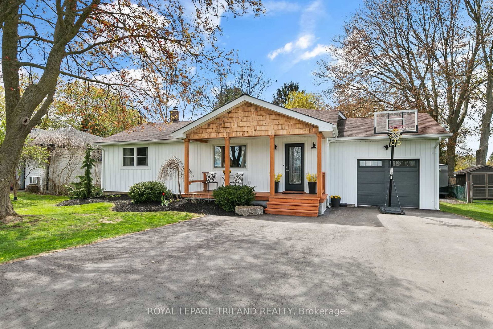 298 Sunset Drive • Central Elgin, ON photo 3