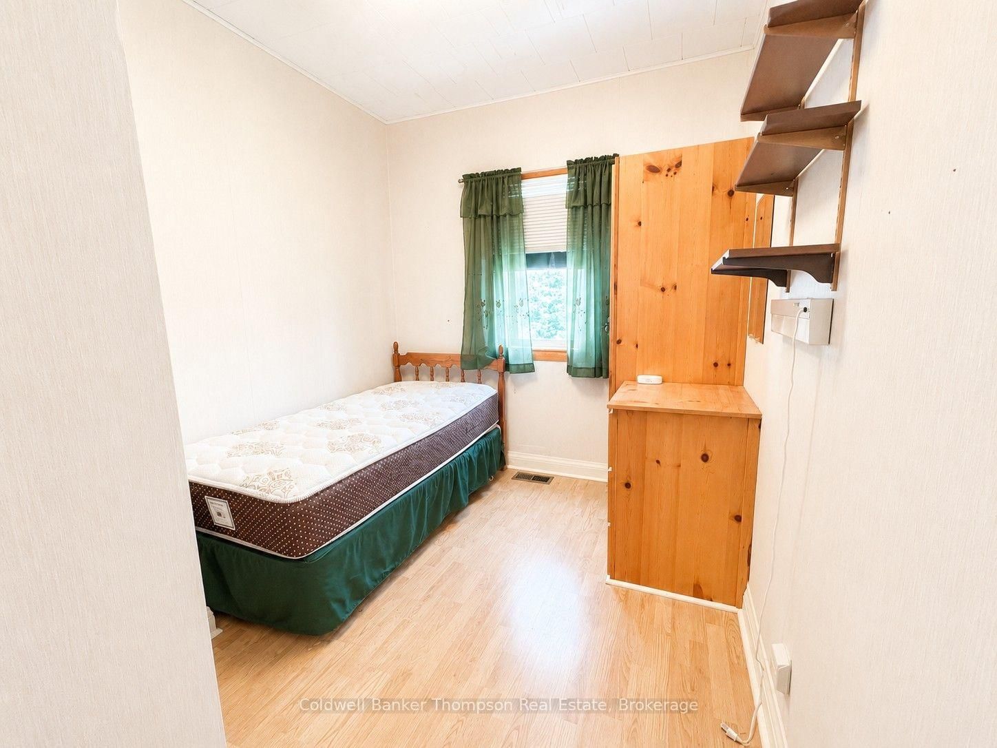 18 Eagle Lake Road • South River, ON photo 16