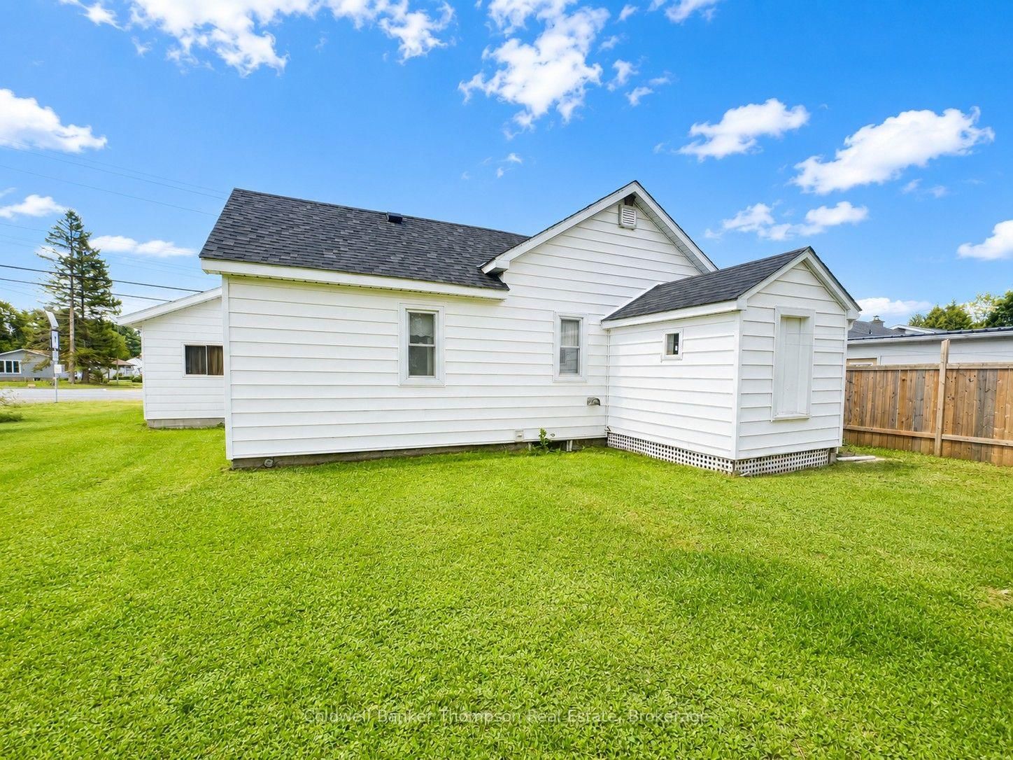 18 Eagle Lake Road • South River, ON photo 3