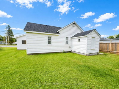 18 Eagle Lake Road • South River, ON photo 3