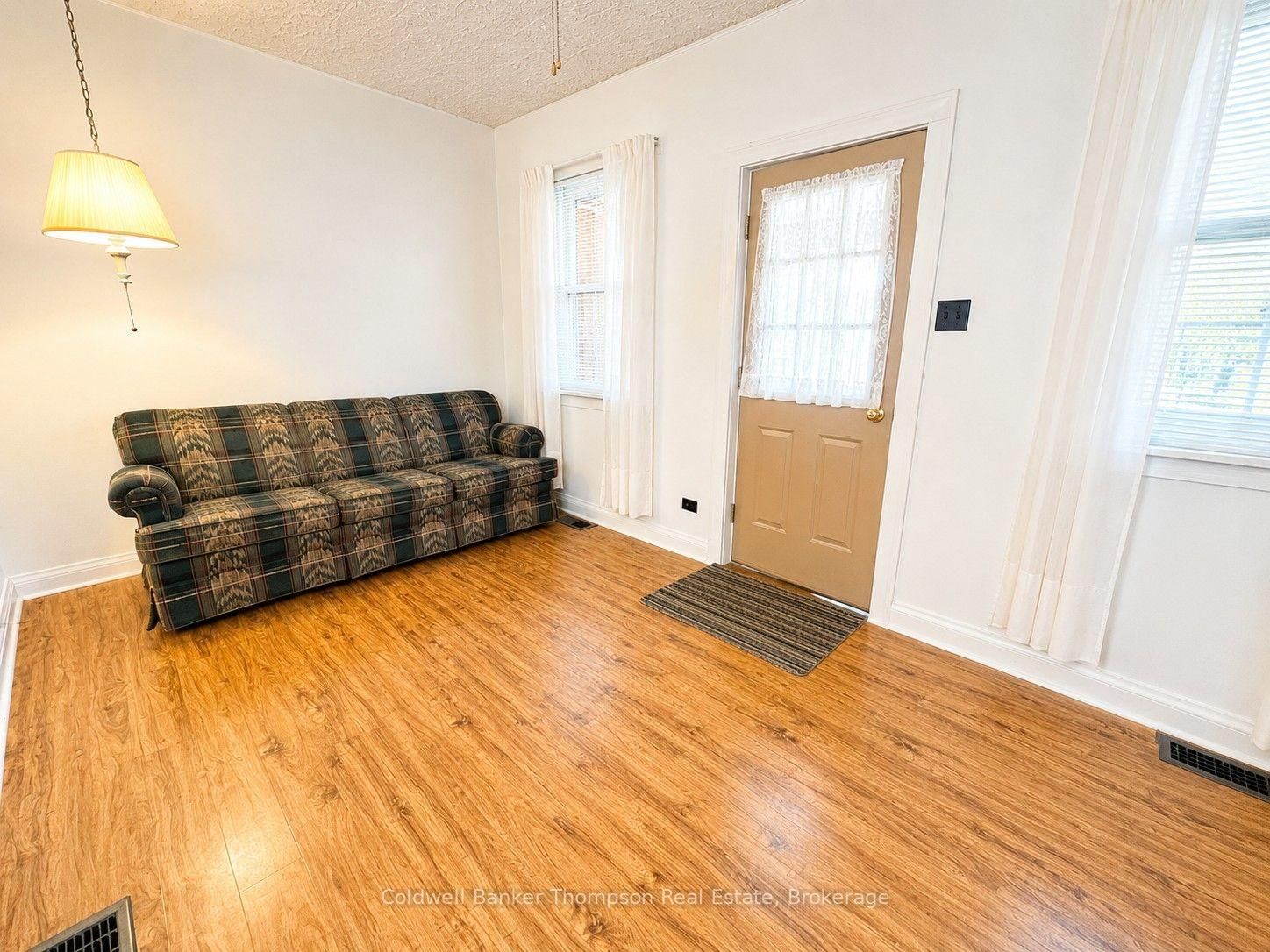 18 Eagle Lake Road • South River, ON photo 8