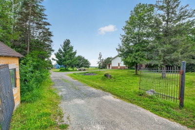 4828 Frank Kenny Road • Vars, ON photo 3