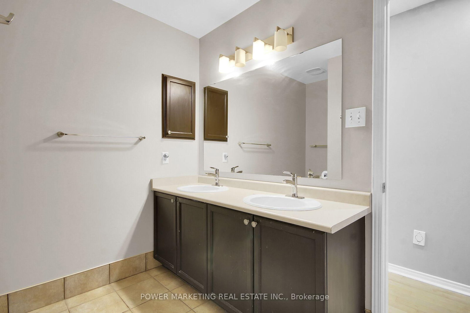 181 MOUNTSHANNON Drive • Ottawa, ON photo 28
