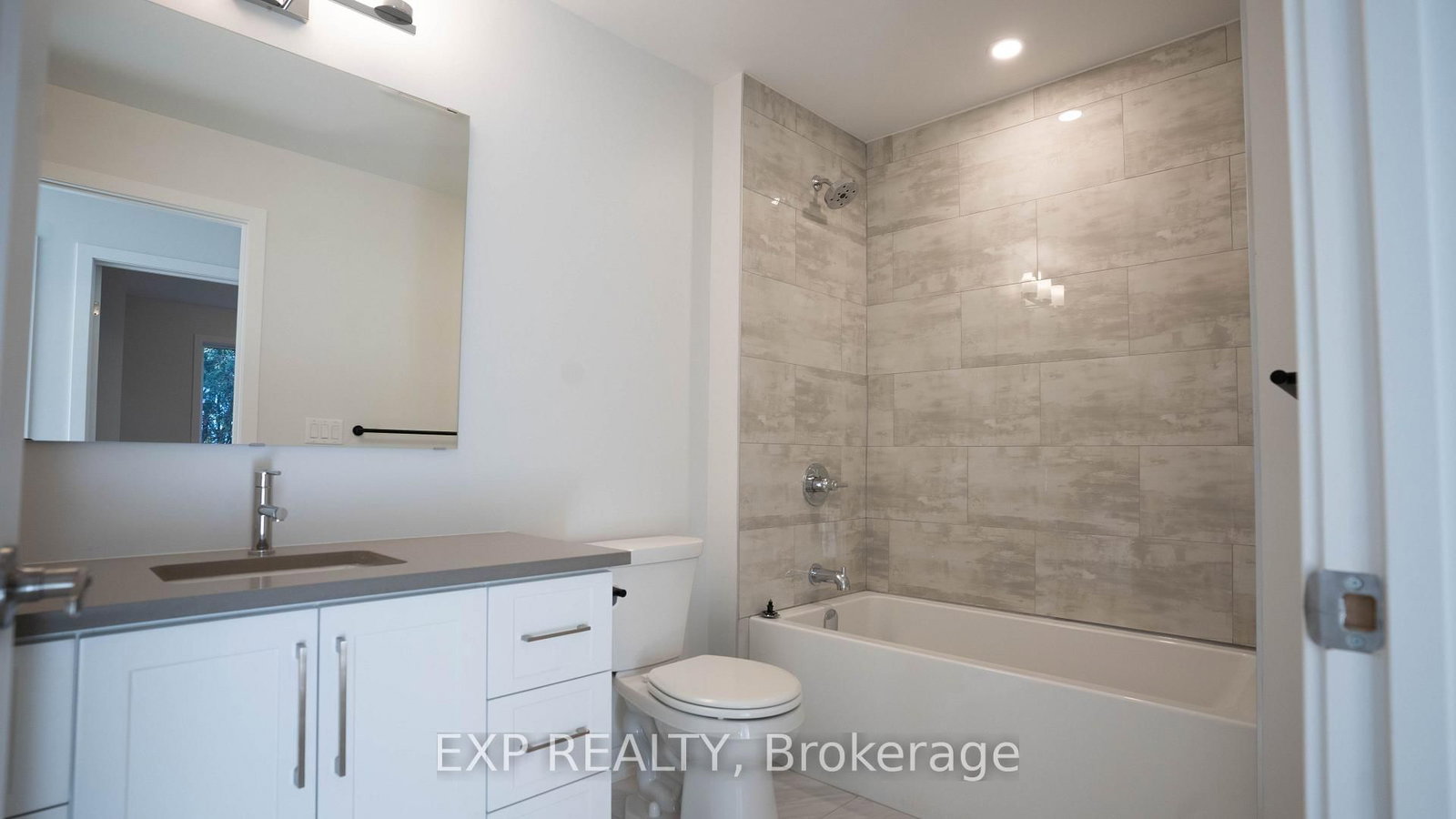236 Woodroffe Avenue • Ottawa, ON photo 22
