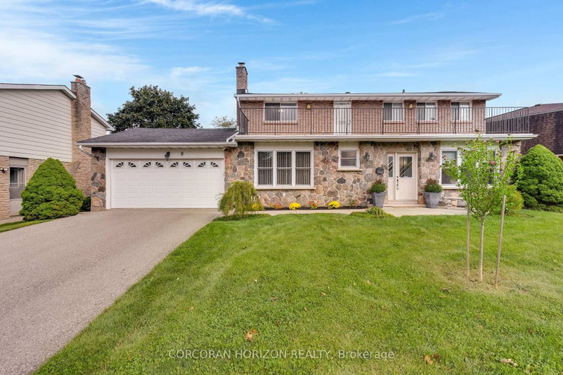 8 Blue Spruce Court