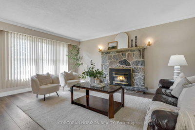 8 Blue Spruce Court • Kitchener, ON photo 4
