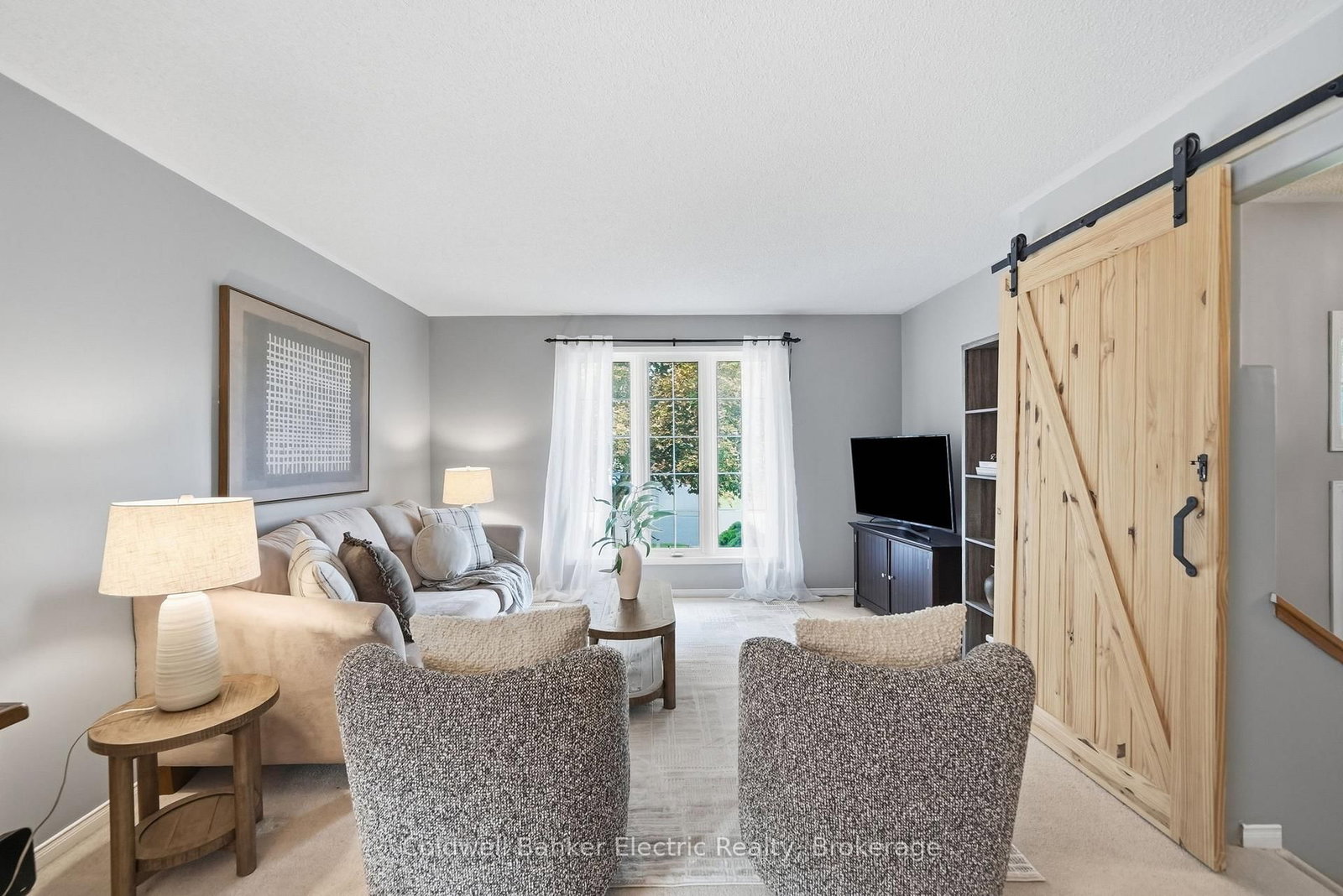 854 Abbey Lane • Peterborough, ON photo 5