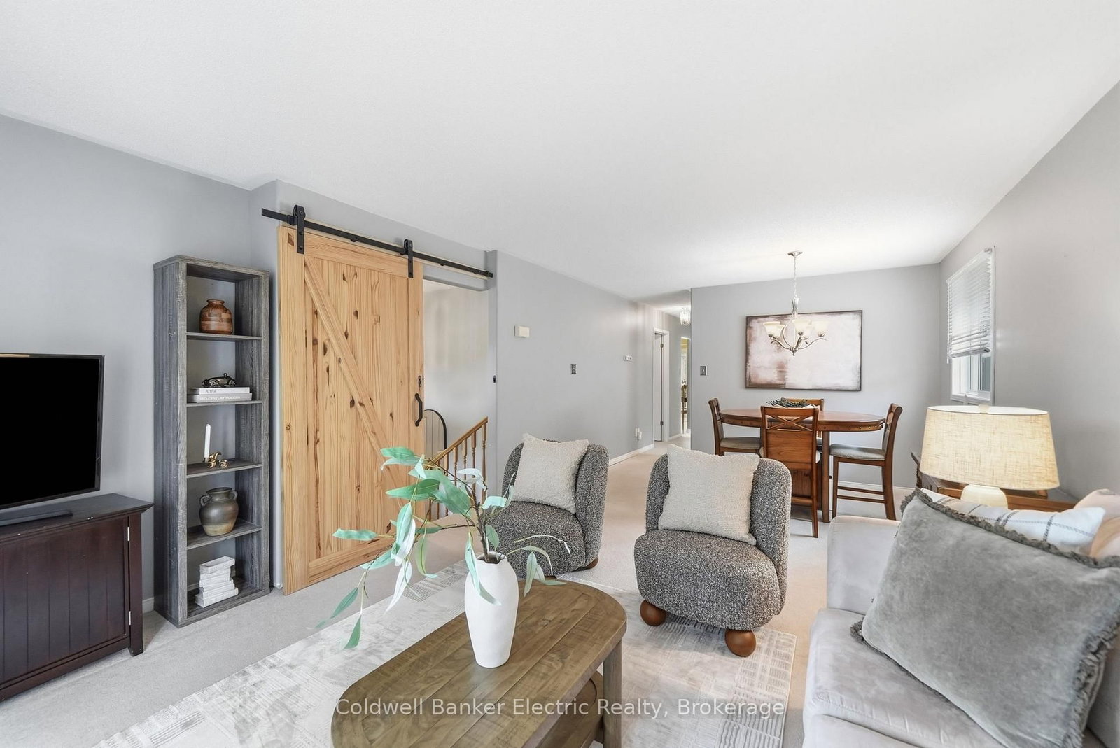 854 Abbey Lane • Peterborough, ON photo 6