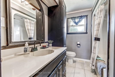 350 Warren Street • Central Elgin, ON photo 9