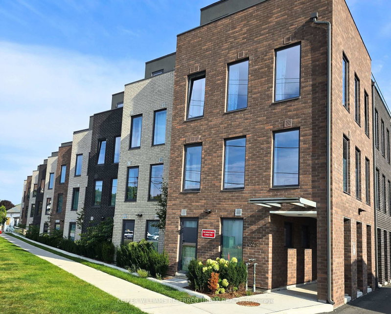 303 - 325 University Avenue W