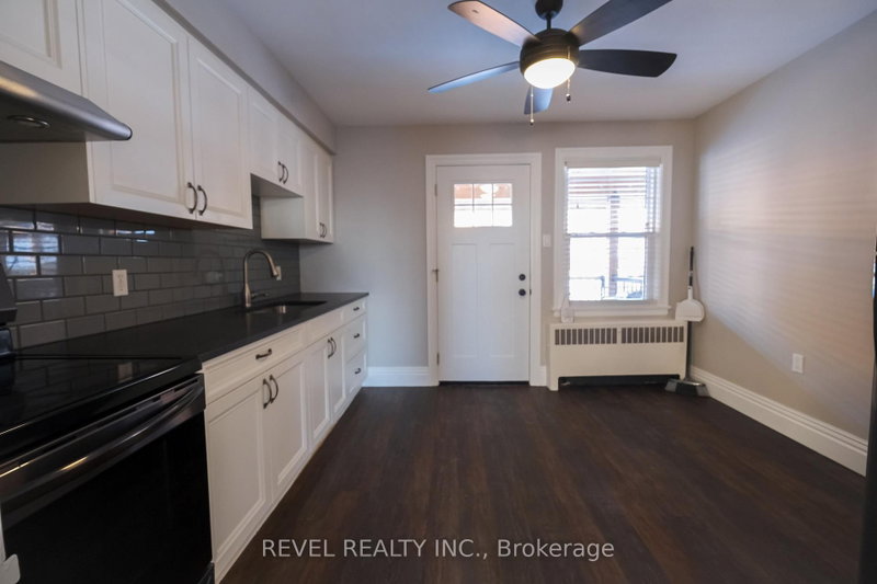 #3 - 350 Simcoe Street N N