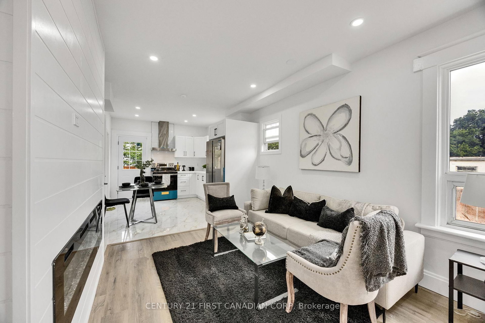 328 Oakland Avenue • London East, ON photo 1
