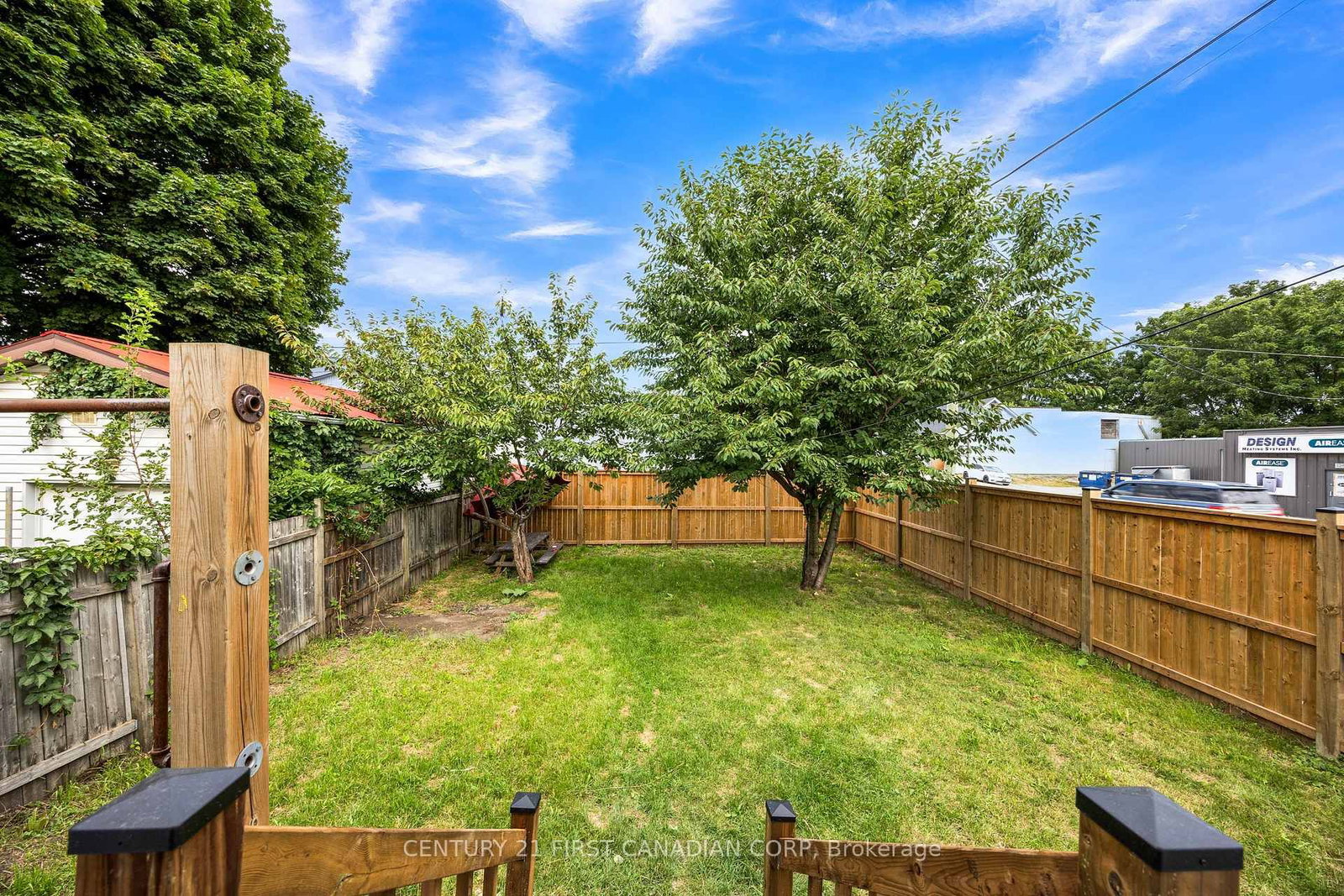 328 Oakland Avenue • London East, ON photo 36