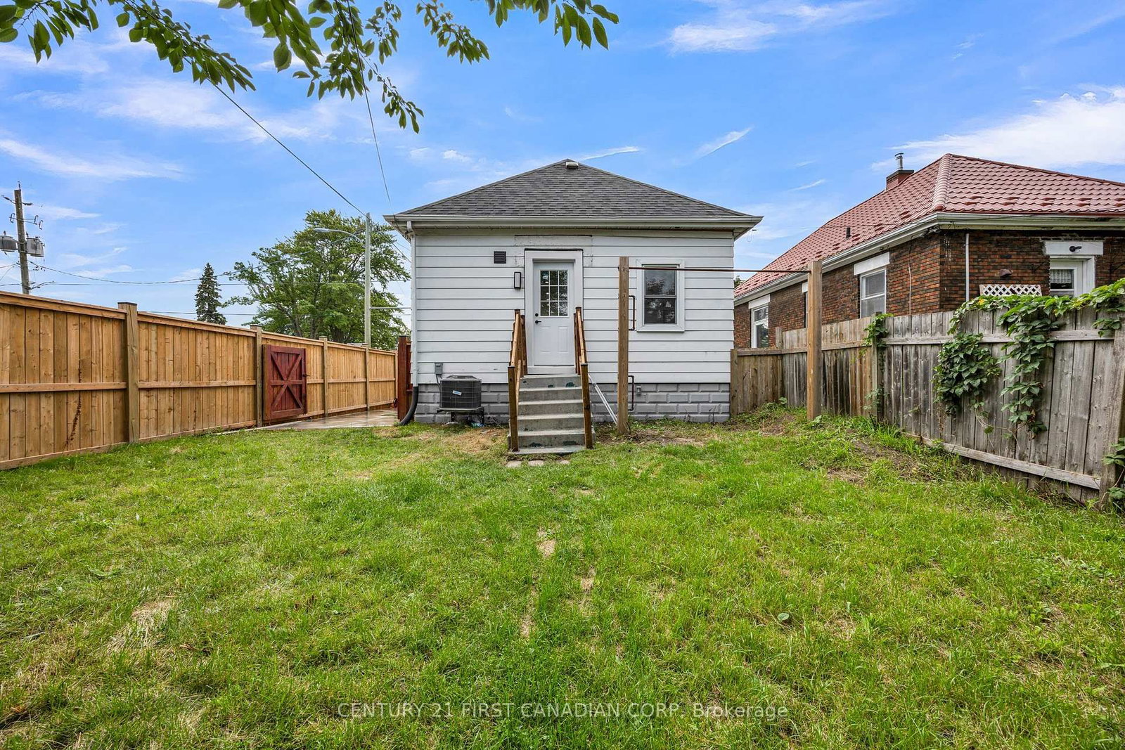328 Oakland Avenue • London East, ON photo 38