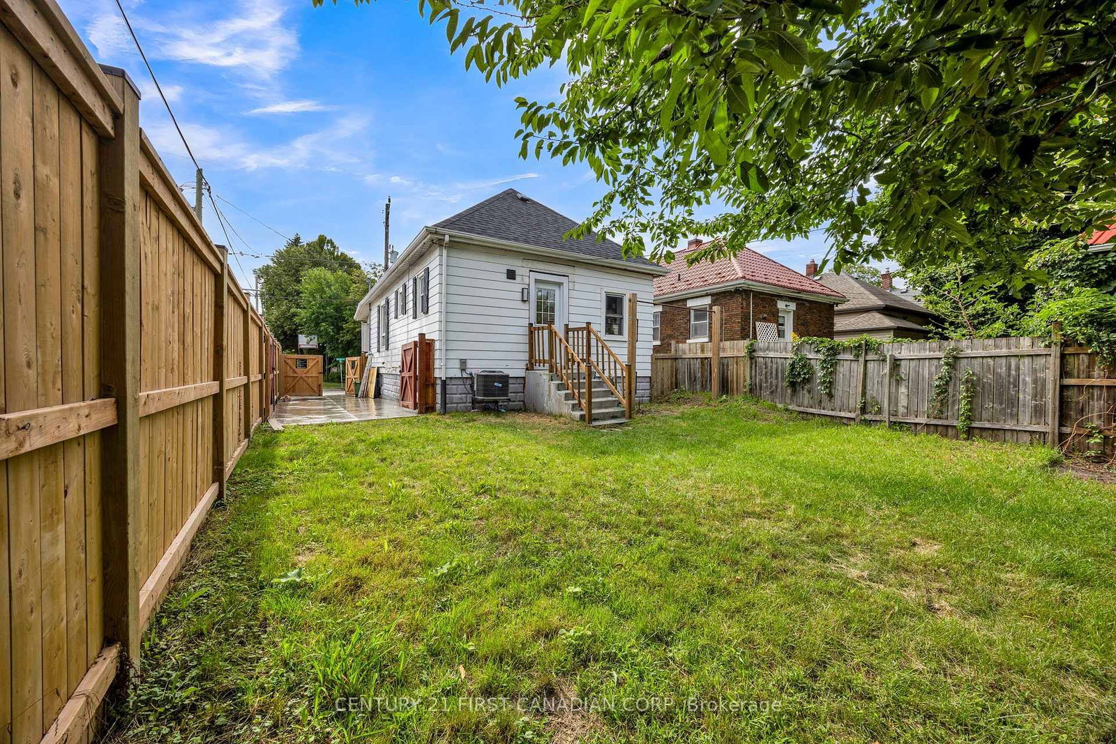328 Oakland Avenue • London East, ON photo 39